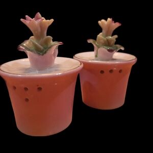 Adorable Mid Century Modern Occupied Japan Salt and Pepper Shakers